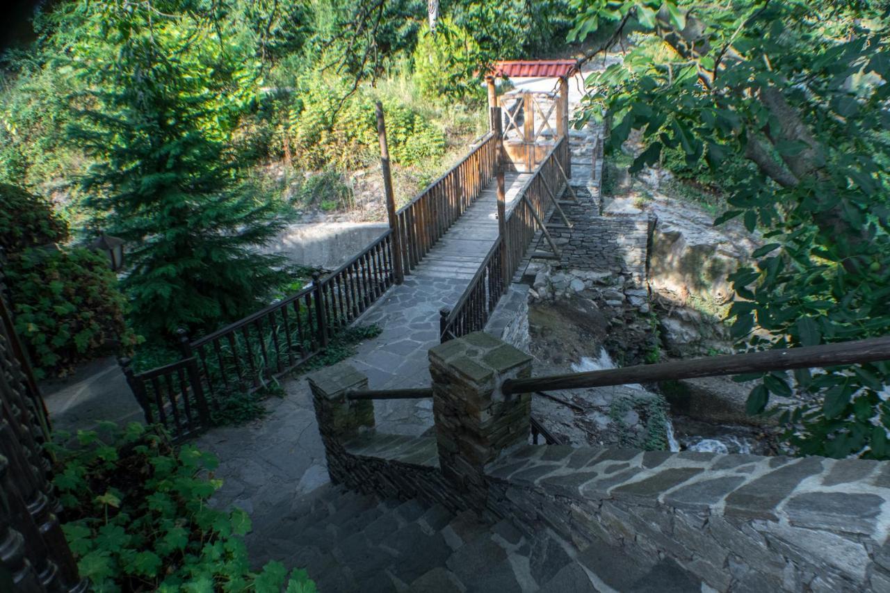 Отель комплекс ВОДОПАДА Khrabrino Экстерьер фото