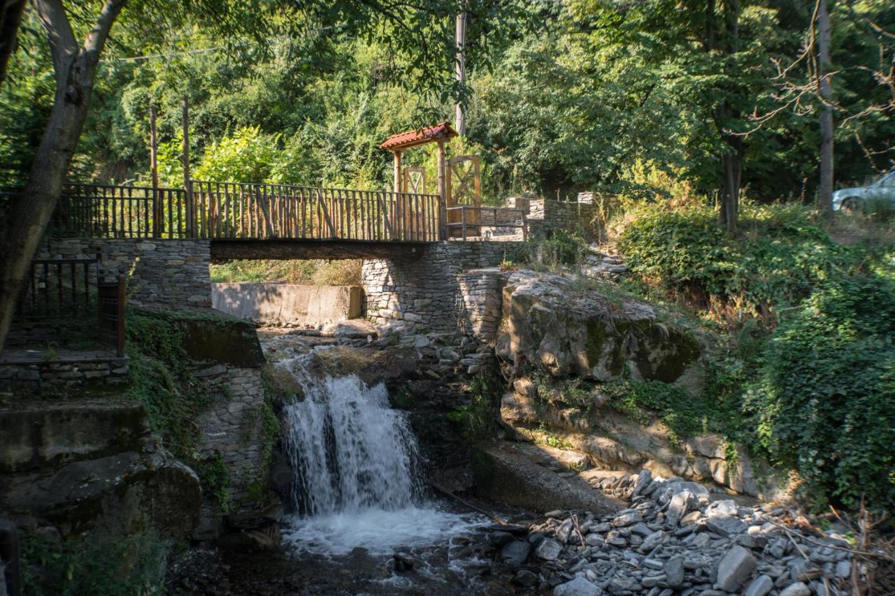 Отель комплекс ВОДОПАДА Khrabrino Экстерьер фото
